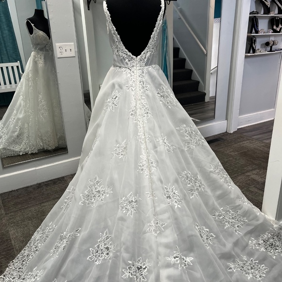 Dress - Picture 10 of 11